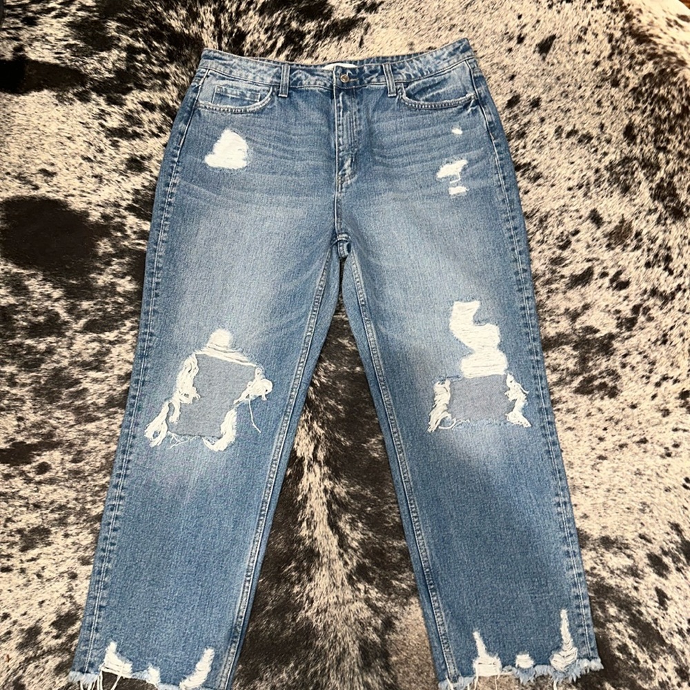 Flying Monkey. Light wash high rise jeans. size 32